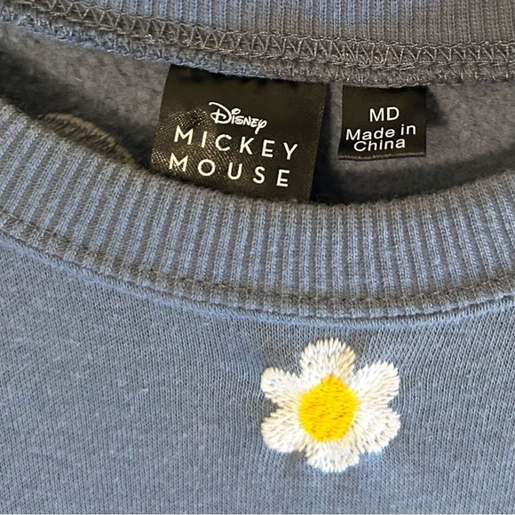 Women’s Size Medium Sweatshirt Blue Disney Theme Mickey Mouse Daisy Embroidered - Picture 2 of 16